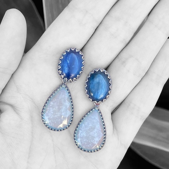 Artisan handmade Frost earrings - Picture 2 of 2